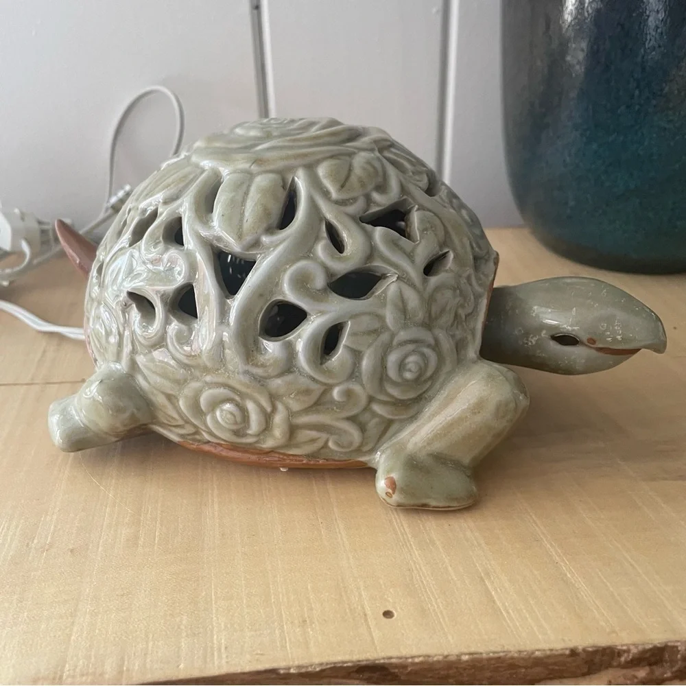 Beautiful Turtle Light 9” x 5” Ceramic Ocean Sea Beach Decor Lamp